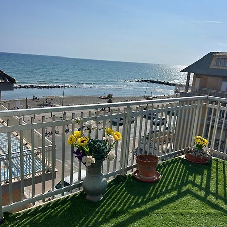 Front Sea Luxury Leilighet Lido di Ostia Eksteriør bilde